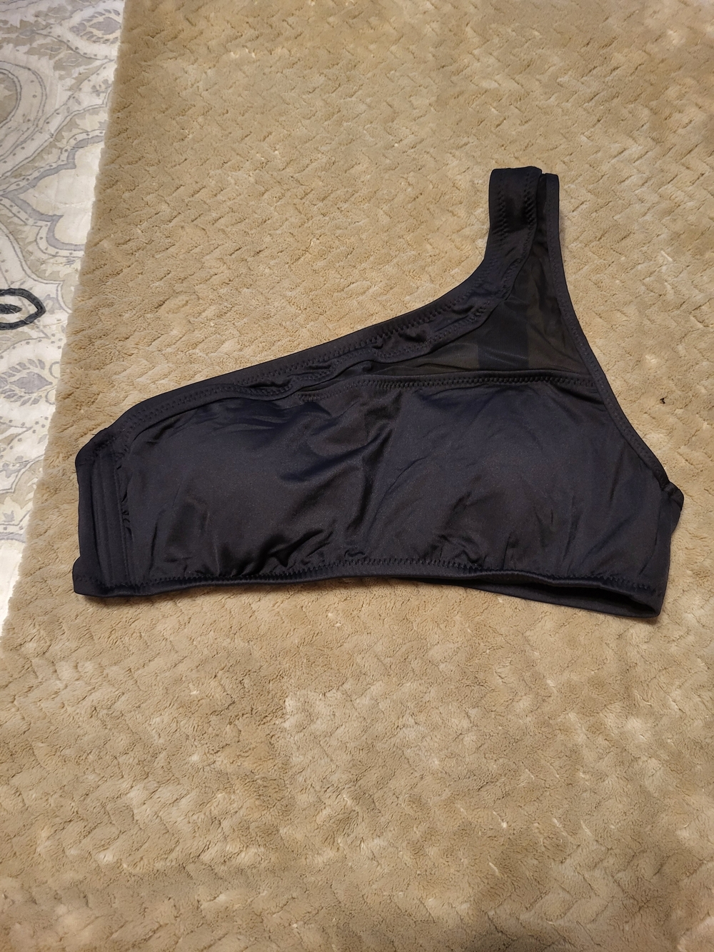 NWOT! Shade & Shore Black One-Shoulder Bikini Top
